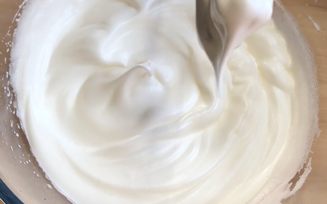 轻乳蛋糕教程,不回缩的轻乳蛋糕配方