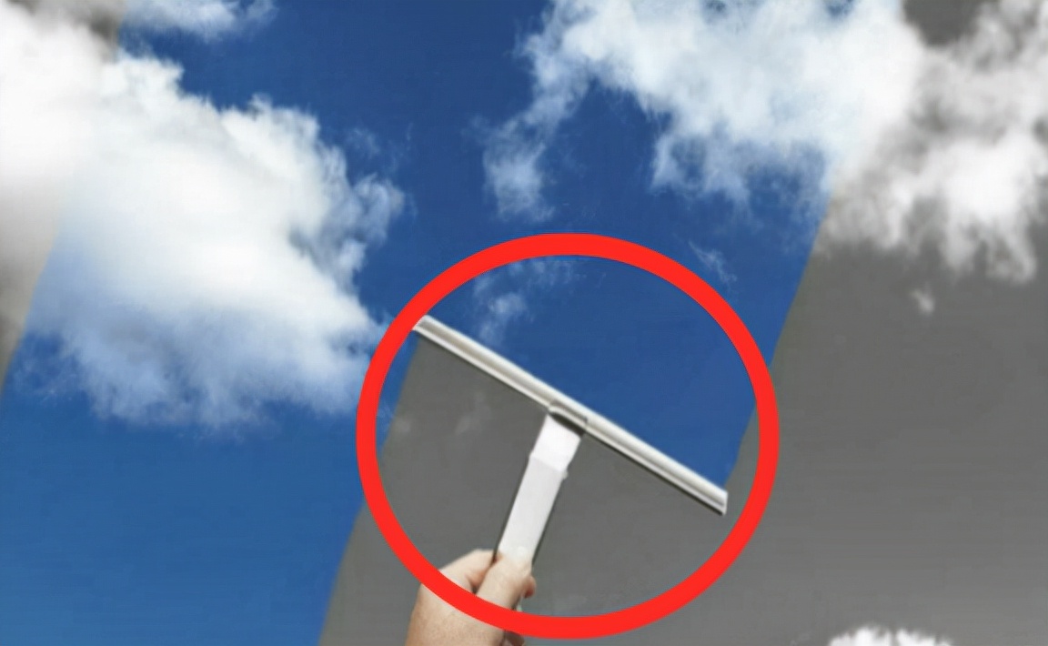 眼睛疼前面有黑点出现,眼睛前面总有黑点在飘是什么原因