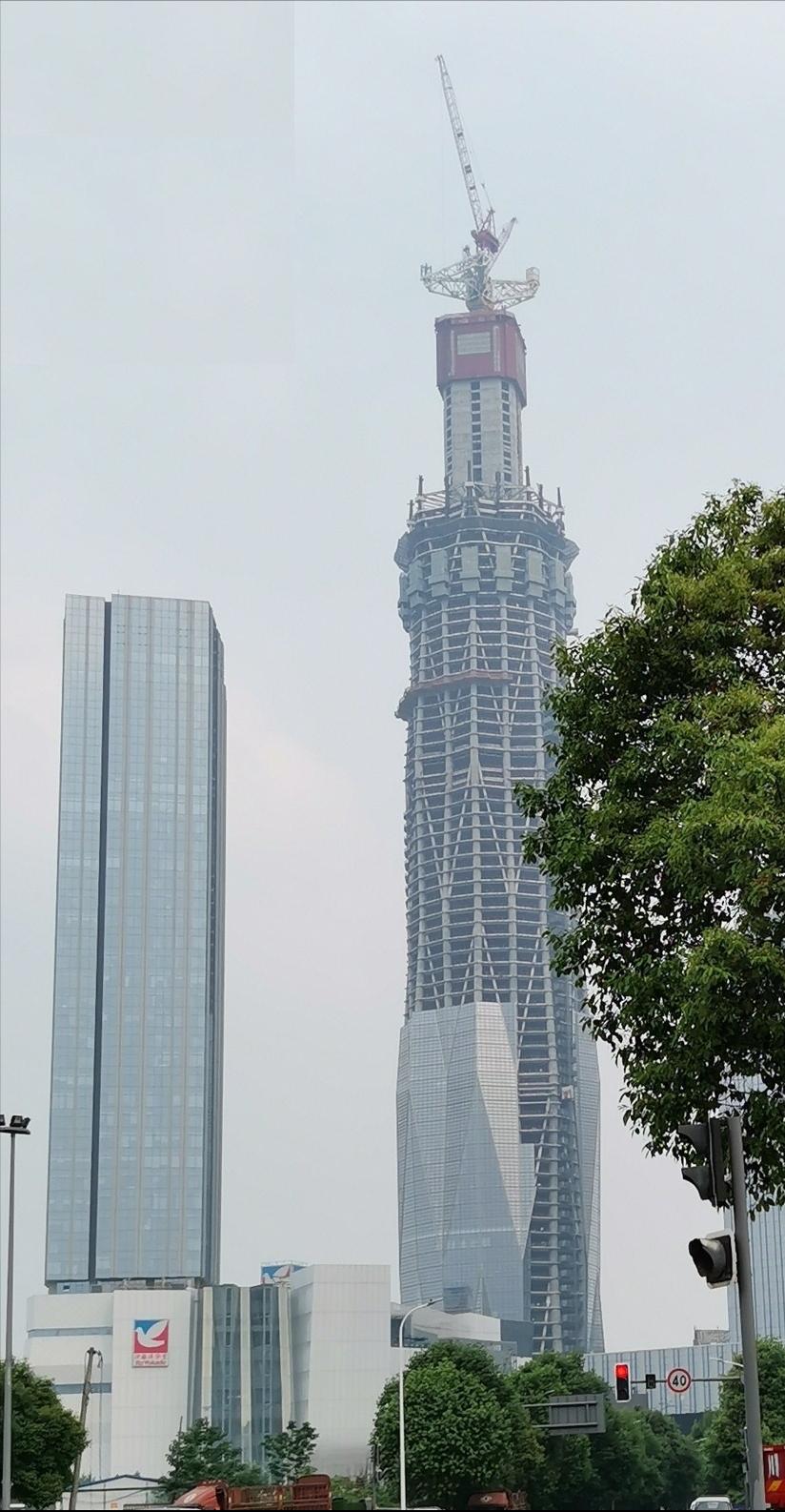 济蓉镐—在建400米级超级地标快速拔高!摩天缔造者绿地实力彰显