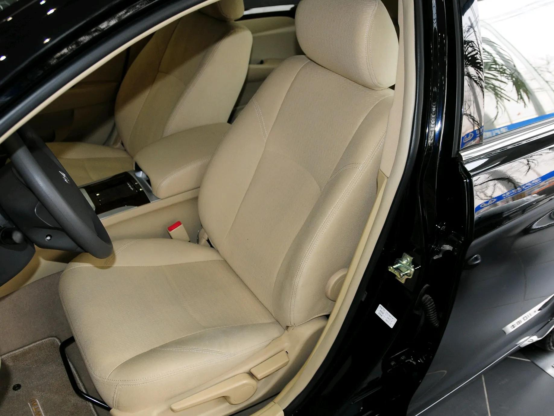 多年前国产有一款像宾利的车,十年前最帅的车