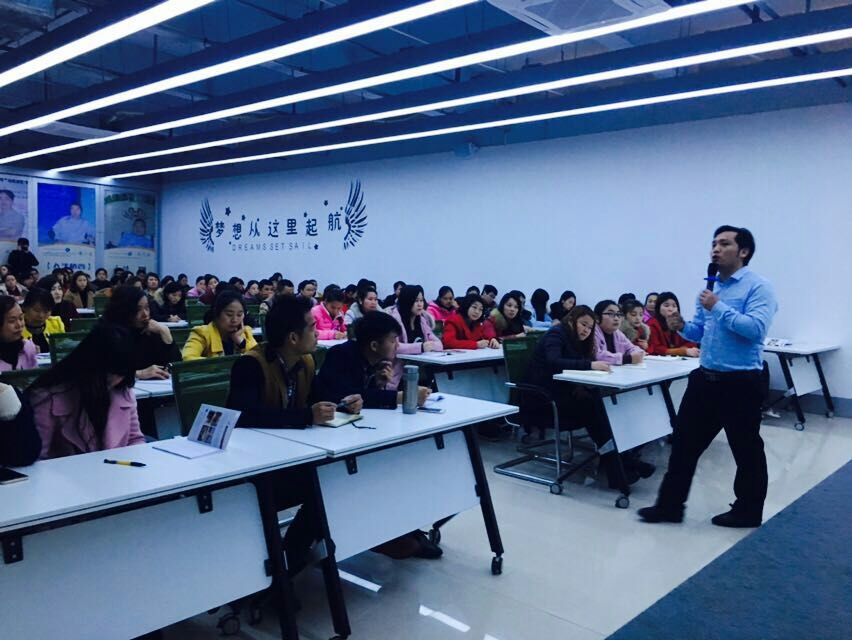 王者营销王伟老师教你如何最好的赞美顾客方法和话术都在这里！