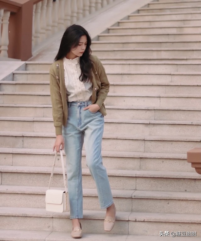 小白鞋烂大街了该穿什么鞋,小白鞋最近很火的