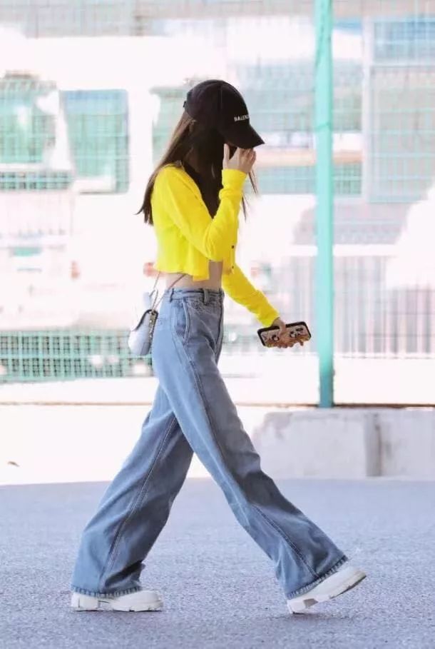 baby大秀事业线肋骨尽显瘦脱相,baby瘦胸前肋骨