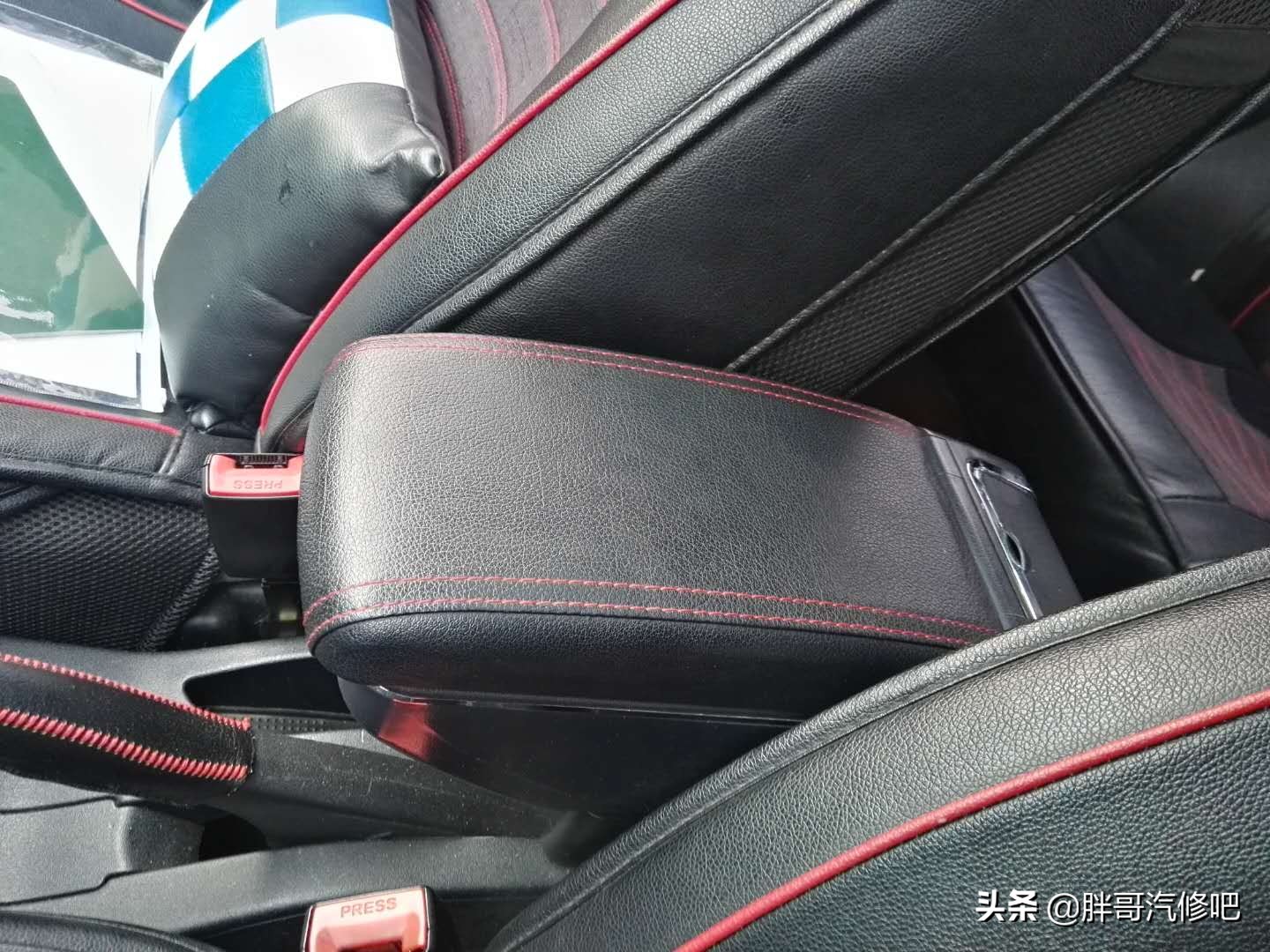 胖哥两百万收奥迪rs6,胖哥收车2万元