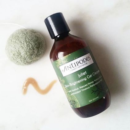 雅诗兰黛和chanel哪个好,雅诗兰黛和香奈儿洗面奶对比