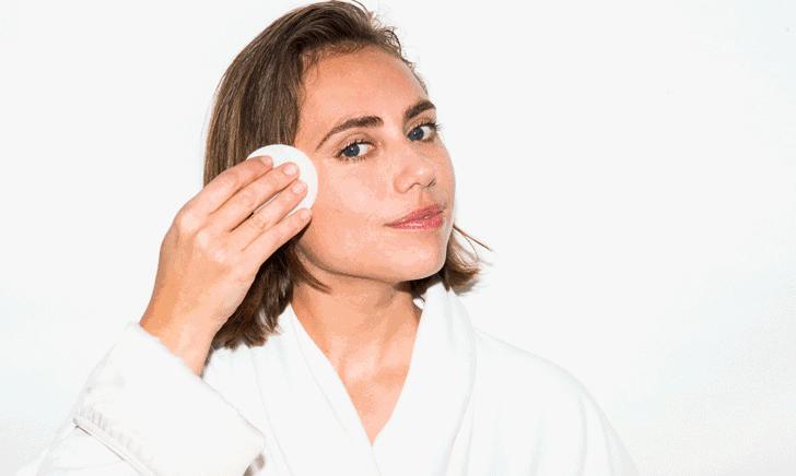 「丽皙白」脸部时常感到有刺痛感,那是你还没做好这几步护肤步骤!