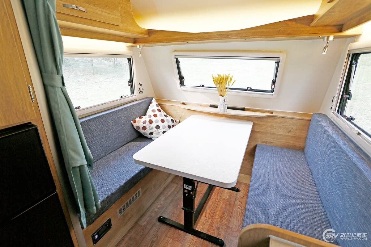 房车价格5-10万元拖挂式房车,房车价格5-10万元7米拖挂房车