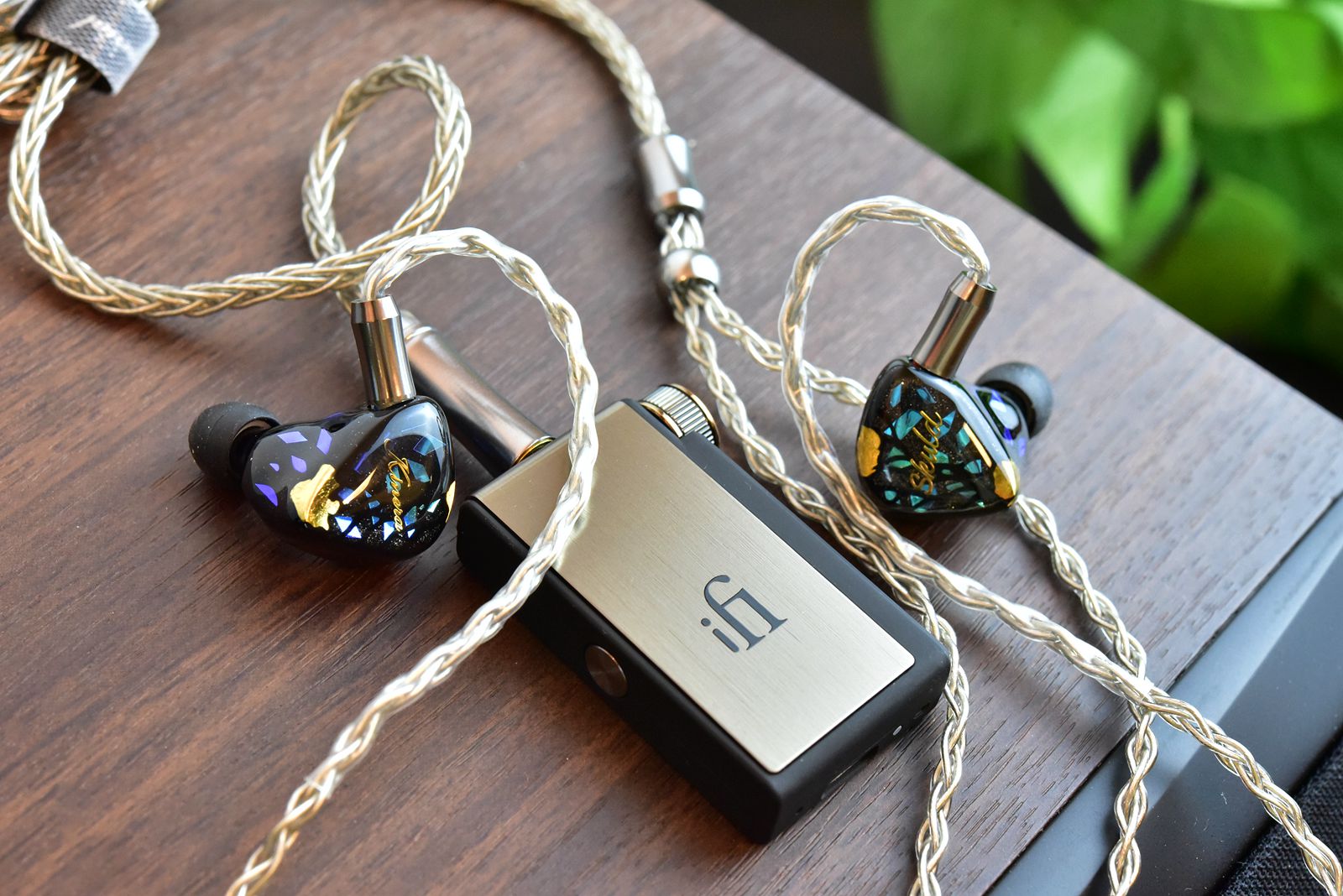 iFiGOBlu迷你蓝牙耳放评测，它有能力取代各种手机耳放线