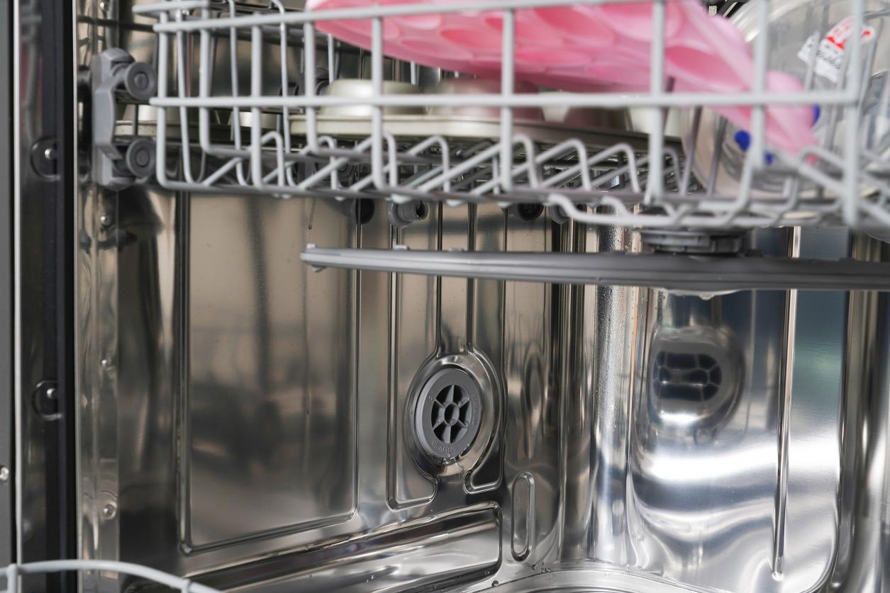 新型洗碗机进食堂,海尔洗碗机长效存储