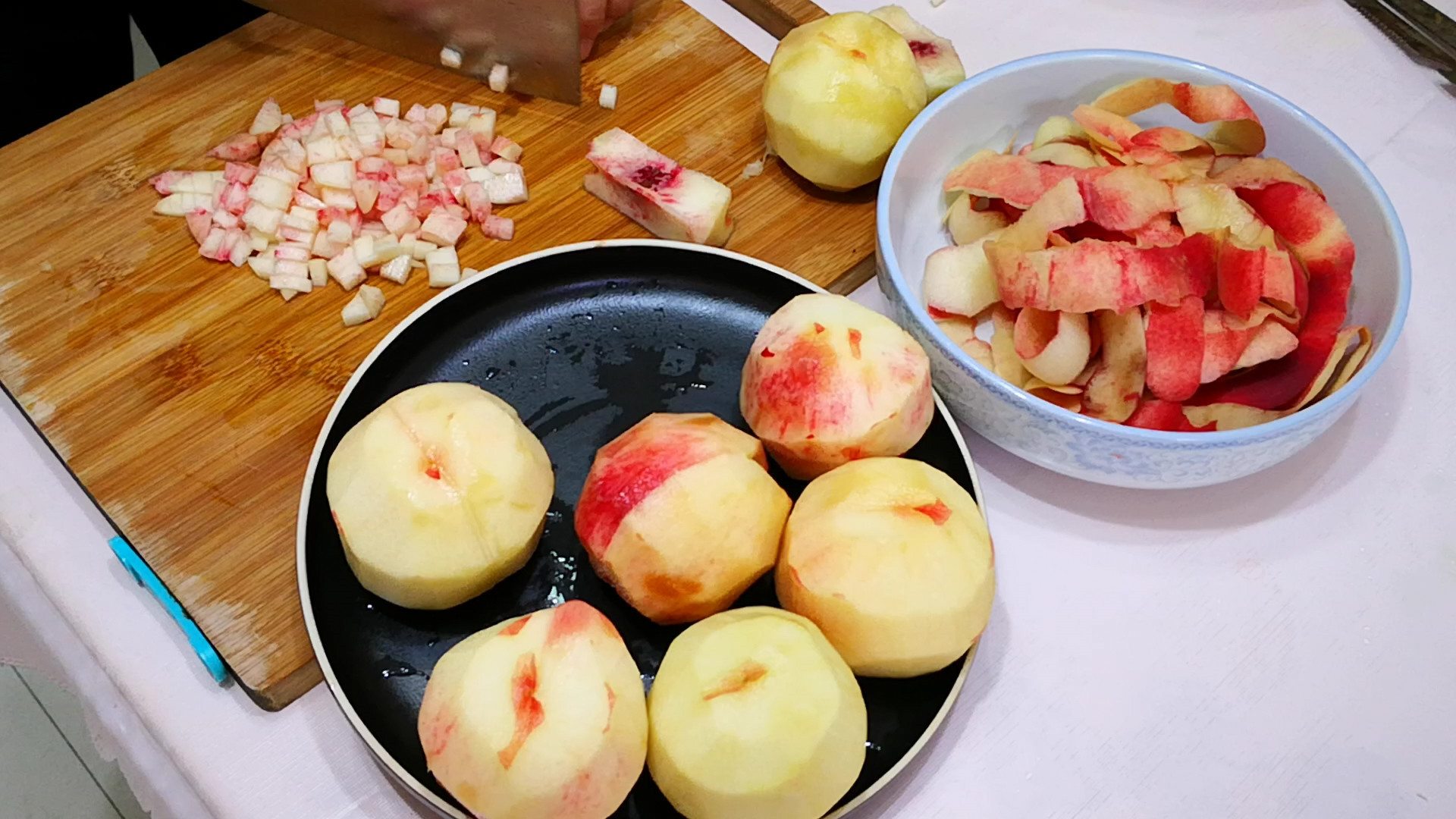 五一前后6种碱性水果别错过,两种碱性水果要常吃