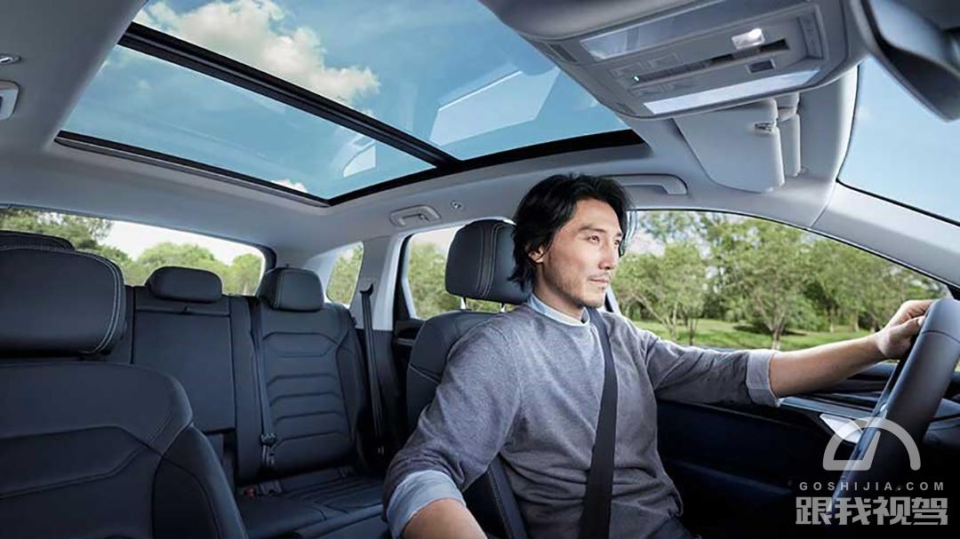 5秒破百的车油耗低,大众途锐上市时间