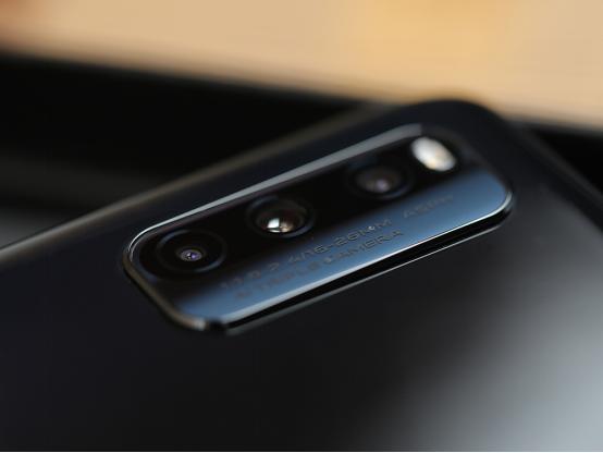 iqooz1评测游戏视频,iqooz1天玑1000plus有多强