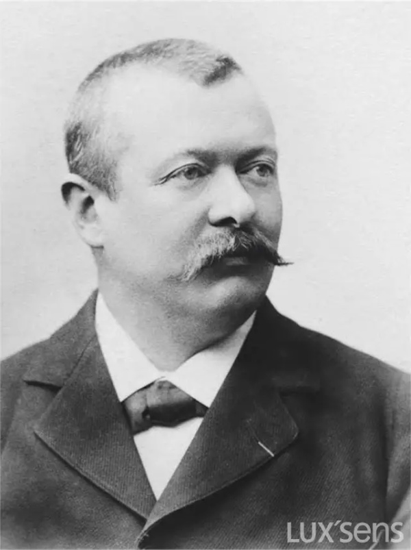 lv品牌故事简短介绍,lv时尚帝国故事