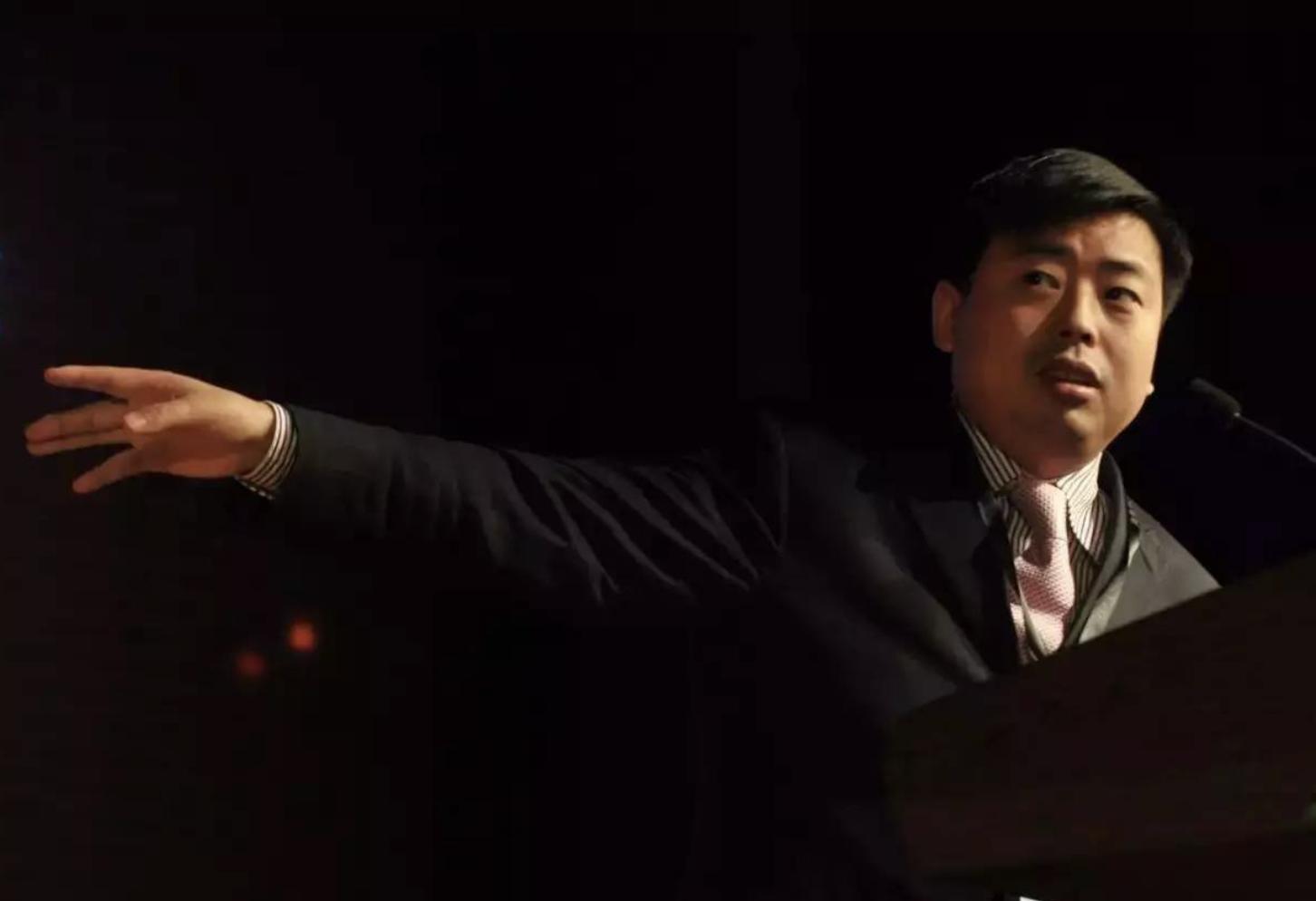 带领“十元店”走向世界，叶国富是谁？