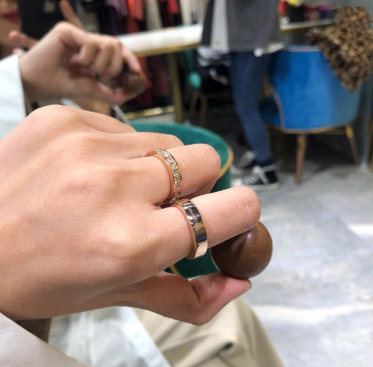 ck情侣对戒可调节,ck情侣对戒满天星边钻