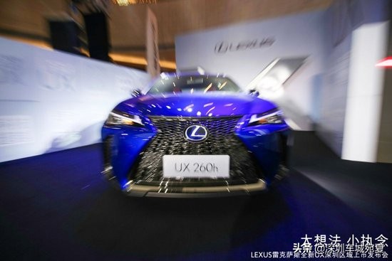 雷克萨斯ux2022款260hfsport版,配置高空间窄试驾丐版雷克萨斯ux