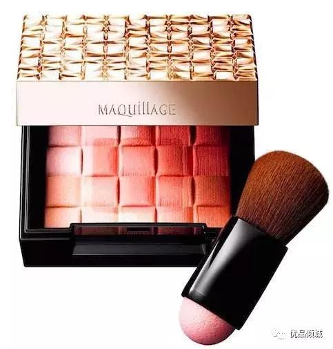 日系女生腮红妆容,韩系清透感妆容用什么颜色的腮红