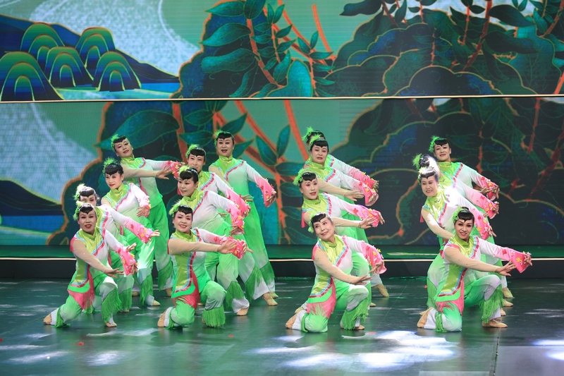 哎哟，你眊眊人家，太年轻了！攒劲得很么