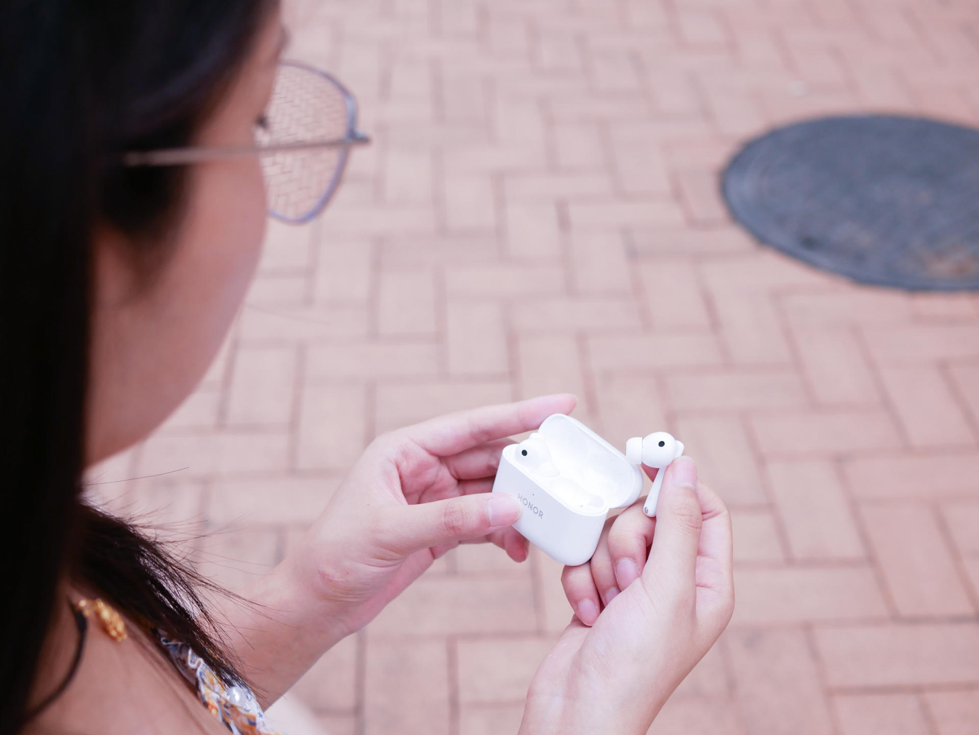 荣耀earbuds2se和freebuds4i,荣耀earbuds2se功能介绍