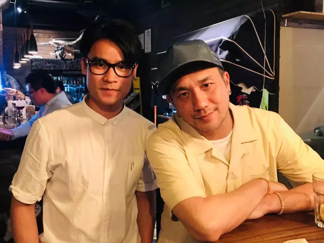 朝阳黄渤：从电视台裸辞成为百万大V，从无名小卒变成与麦迪并肩