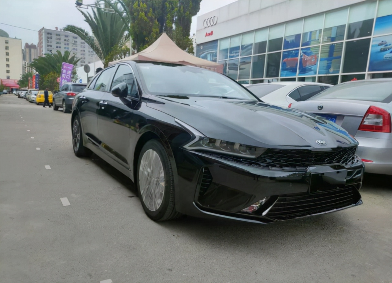 刚提20款K5凯酷尊贵科技版,20款起亚k5凯酷1.6t二手车