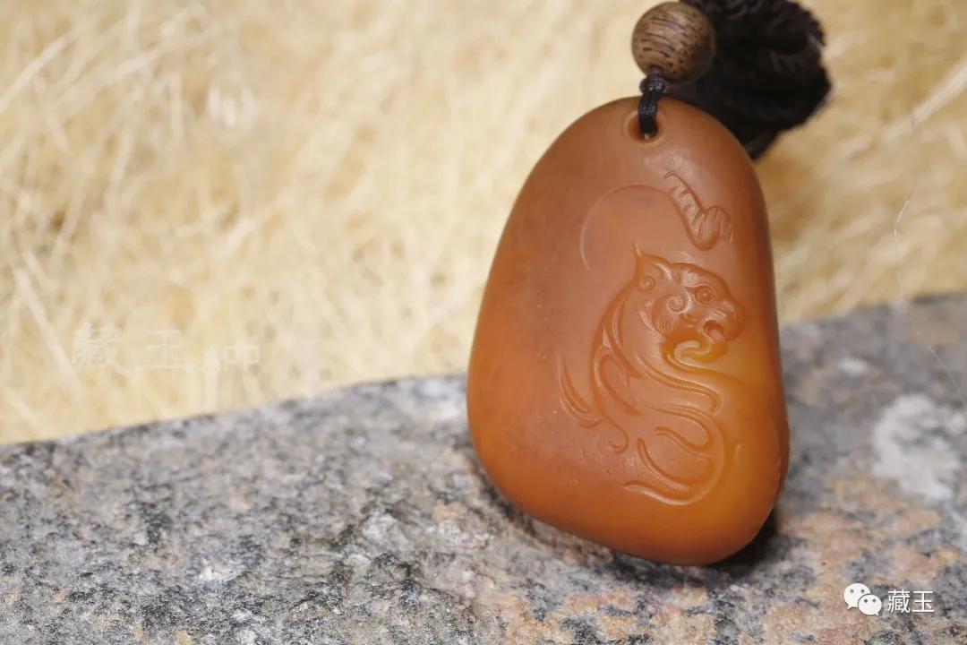 栗子黄玉和鸡油黄有什么区别,和田玉沁料