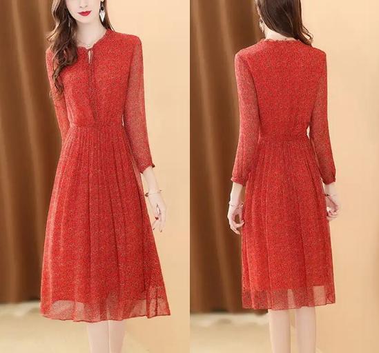 碎花春裙穿高跟鞋,v领碎花裙配高跟鞋子