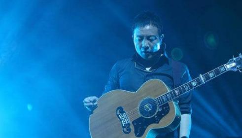 摇滚音乐人谈许巍,摇滚诗人许巍最新消息