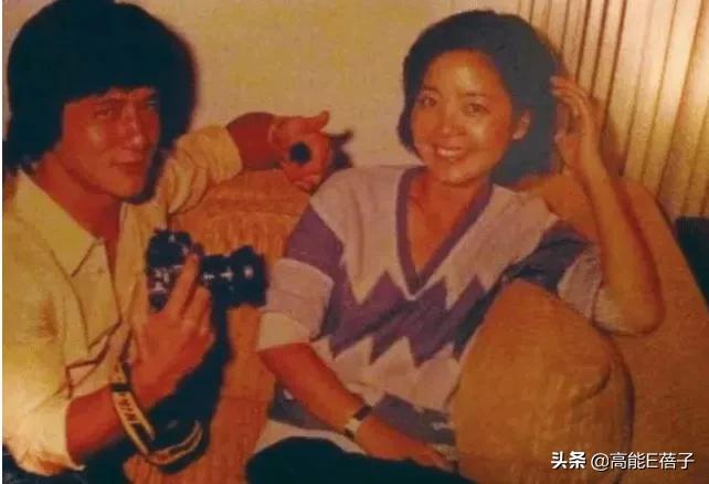 她对已逝男友的感情，还需要一纸婚书证明？