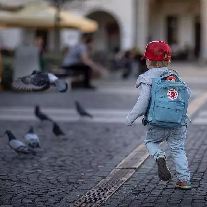 推荐一款轻便的双肩包,轻便百搭双肩包