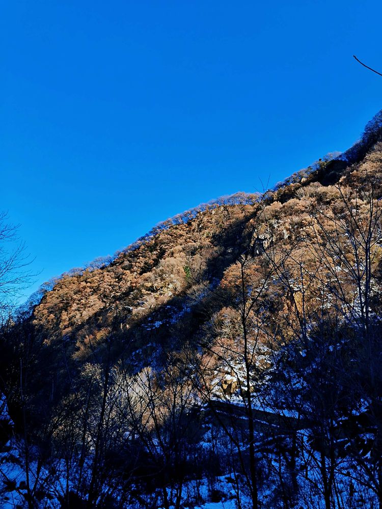 20210117独行太兴山，误入佛国秘境花石湾