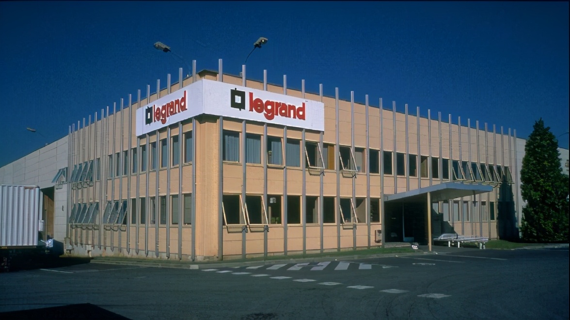 10千伏户外智能断路器什么牌子好,150a的断路器哪个最值钱