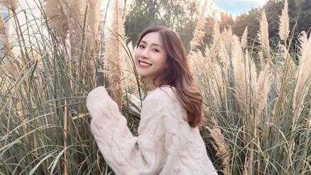 女生拍照要怎么样摆pose好看,女生必学的10个拍照姿势