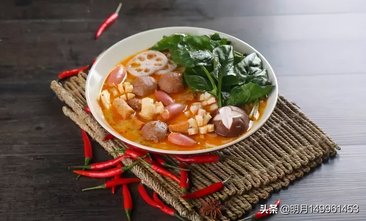 中药熬制麻辣烫底料,中草药底料麻辣烫