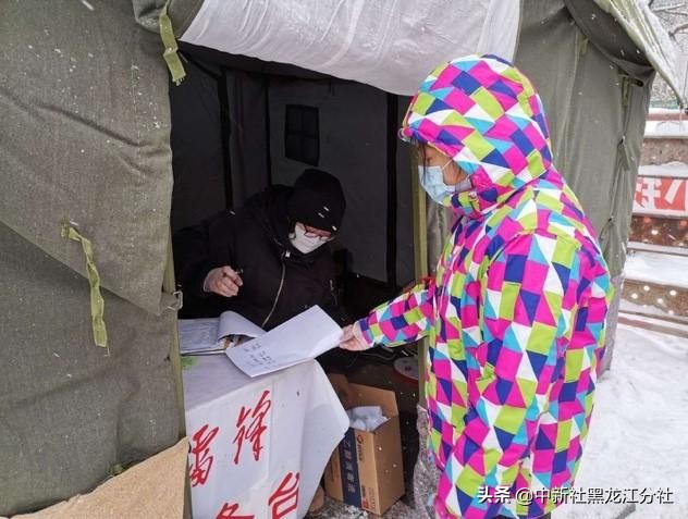 筑牢党员先锋模范作用,筑牢红色堡垒争当攻坚先锋