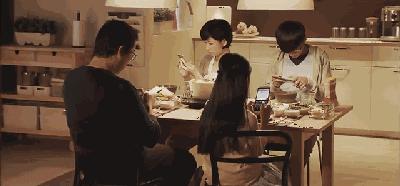 去脖子黑色素颈纹的最快方法,老年人脖子上的颈纹怎么遮挡