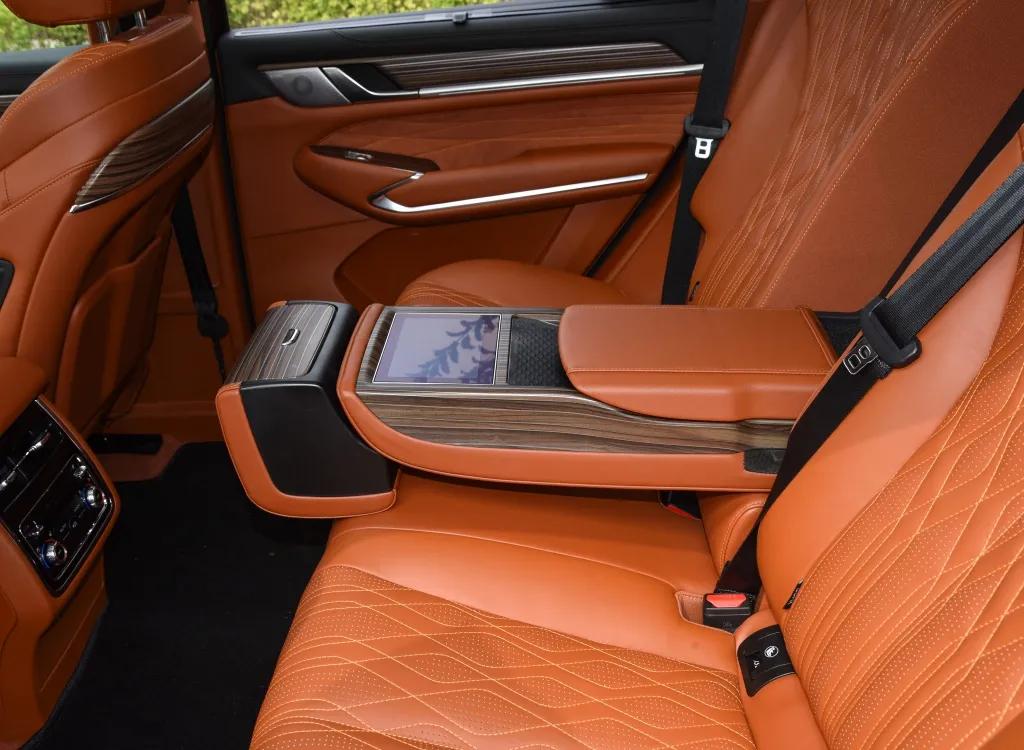 坦克500价格亮相,或卖34万起,油耗18升,配三款版本