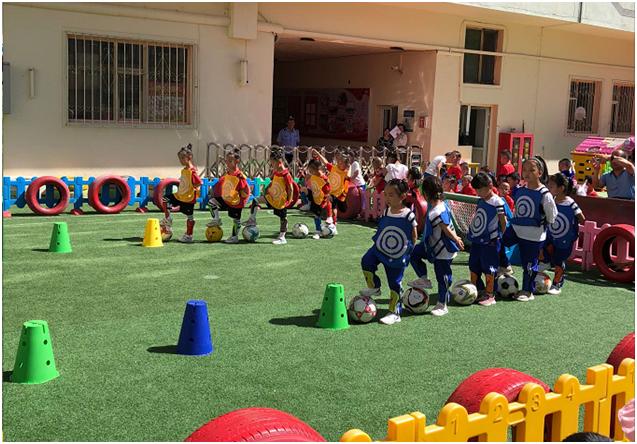 乌兰察布市娜荷芽幼儿园,幼儿园毕业杯足球对抗赛