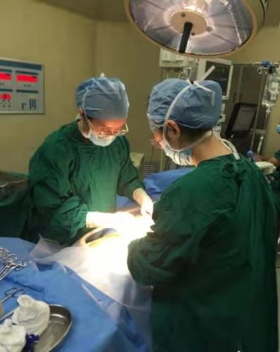 婆婆不让宝宝吸母乳,宝宝不愿意吸母乳小妙招