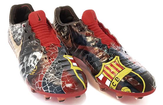 曲线追星！美女画师为球鞋作画险因偏见放弃，与梅西结缘扭转命运