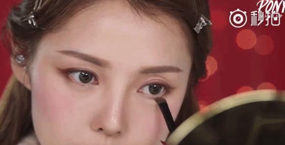 不会化圣诞妆？Pony大神来手把手教你