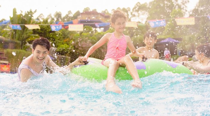 广州长隆水上乐园巨洪峡第一视角,广州长隆适合小朋友玩的水上乐园