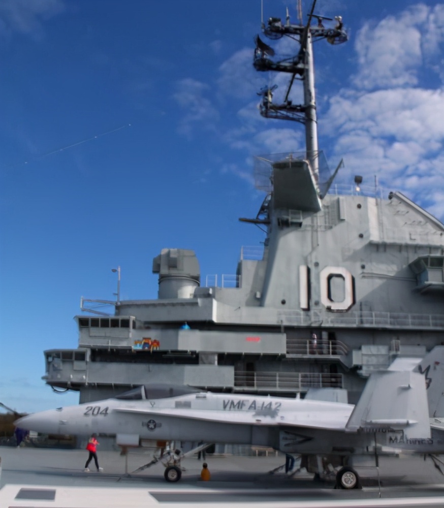 航母可以改两栖攻击舰吗,三天修复约克城号航母