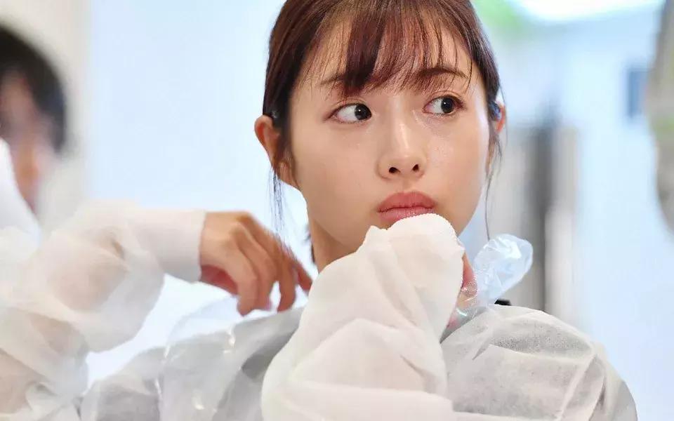 在日本，井盖儿都有美女粉丝团