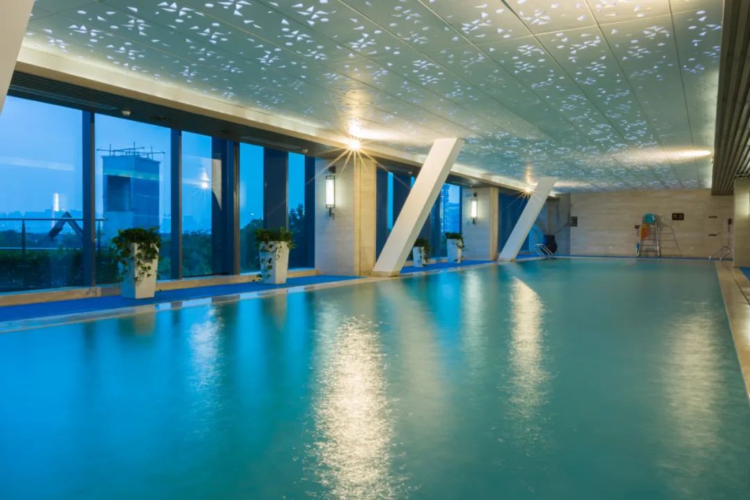 夜游盛世钱塘，赏绚烂灯光秀，打卡杭州钱江新城万豪酒店