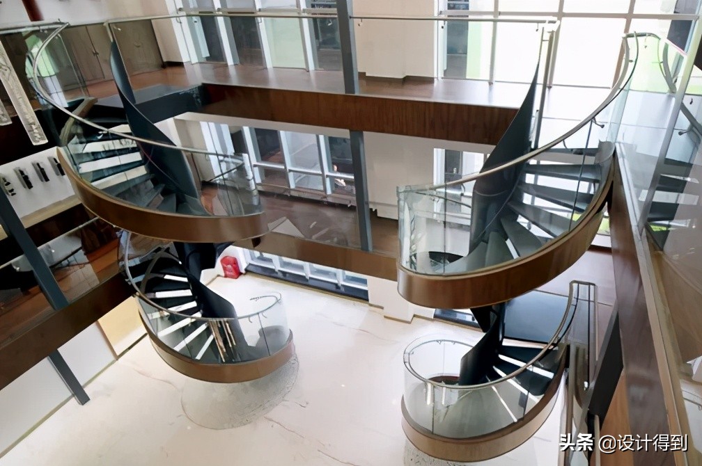 5米高40平米公寓旋转楼梯设计,旋转楼梯转角处的孔洞怎么设计