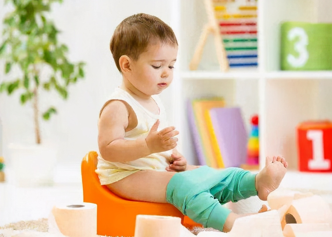 宝宝攒肚拉不出来怎么办,宝宝攒肚后臭臭是什么样的