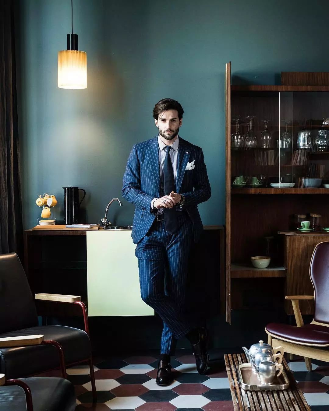 西服礼仪姿势,西服礼仪都有哪些