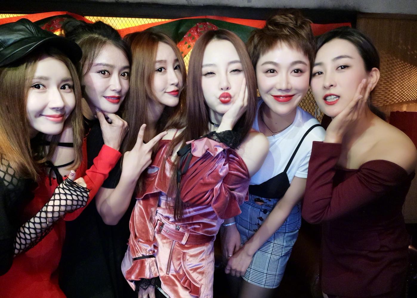 李小璐的快乐生活,李小璐离婚后越来越不羁