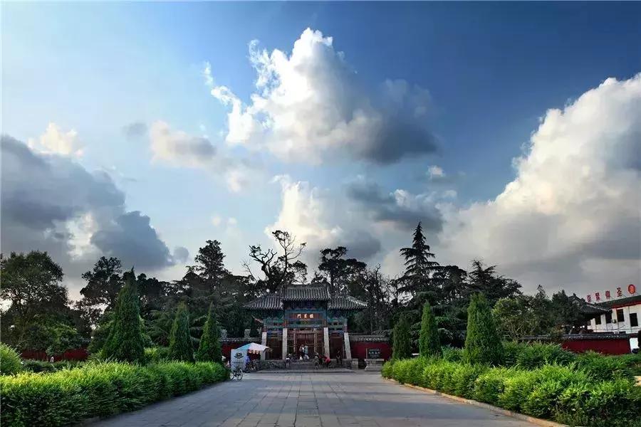 孟子怎么修养自己的浩然正气,大丈夫人格孟子